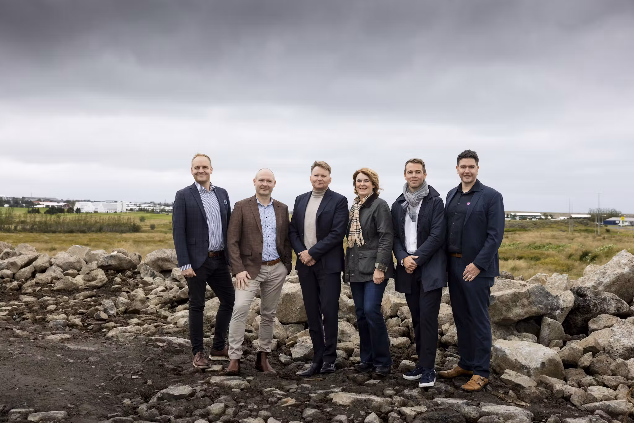 Ljósmynd/Rakel Rún Frá vinstri: Björn Ingi Vilhjálmsson, framkvæmdastjóri JYSK á Íslandi, Þórarinn Ólafsson, framkvæmdastóri Lagerinn Iceland, Guðni Aðalsteinsson, forstjóri Reita, Regína Ásvaldsdóttir, bæjarstjóri Mosfellsbæjar, Birgir Þór Birgisson framkvæmdastjóri þróunar hjá Reitum og Björgvin Víkingsson, framkvæmdastjóri Bónus